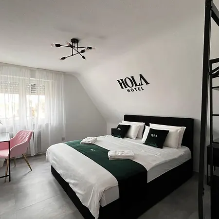 Hola Bed & Breakfast