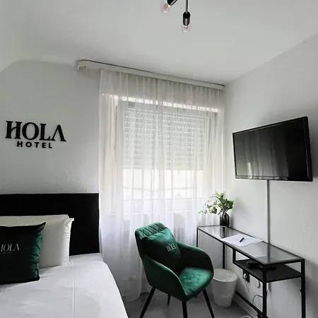 Hola