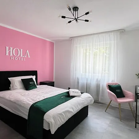 Hola