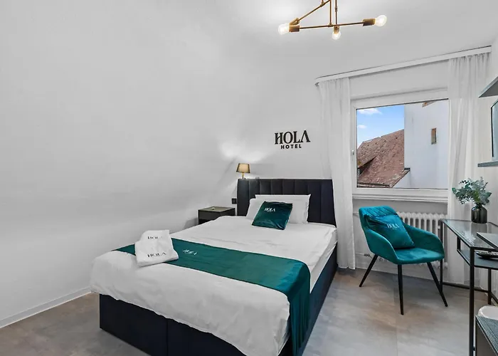 Couette-café Hola 3*