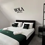 Hola