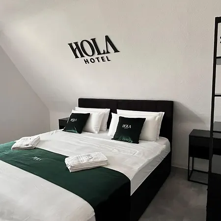 Hola